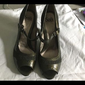 Sofft Gun Metal Green Mary Jane Shoes